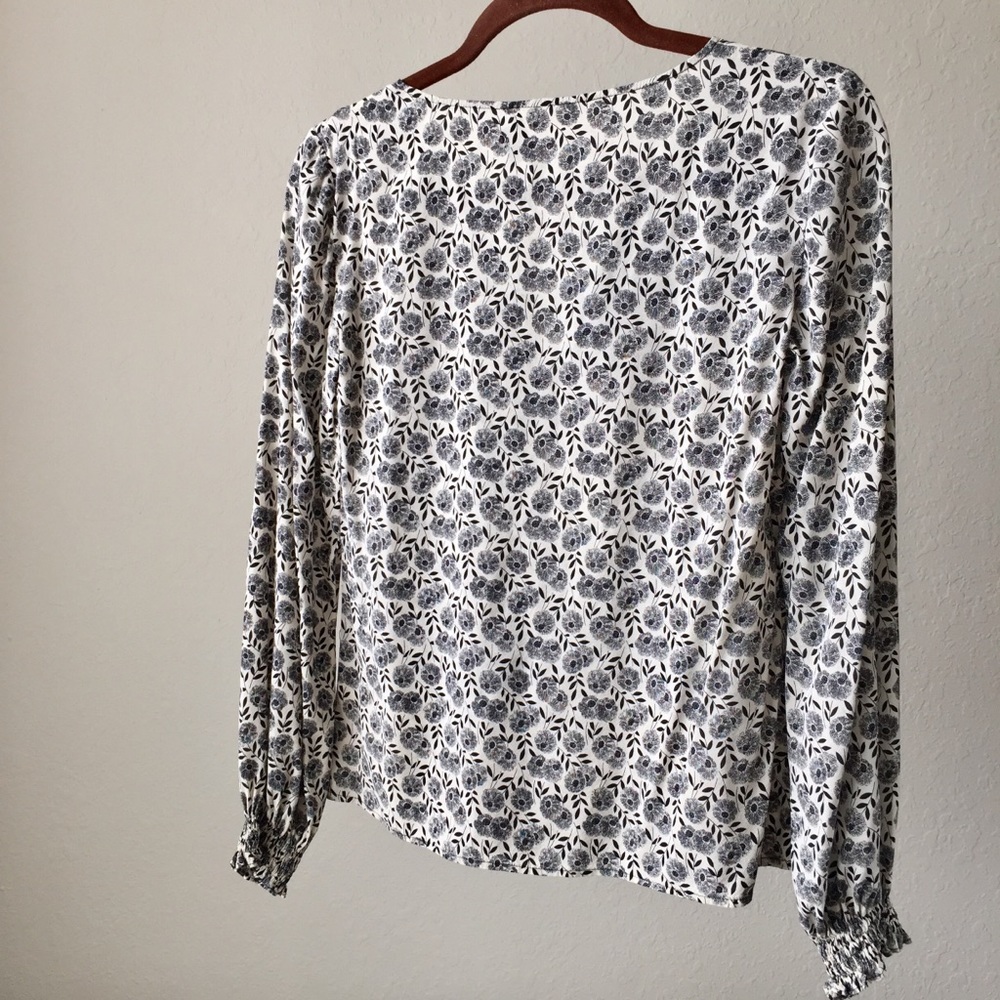 Closet Clear Out!⚡️THEORY top blouse - Picture 2 of 7